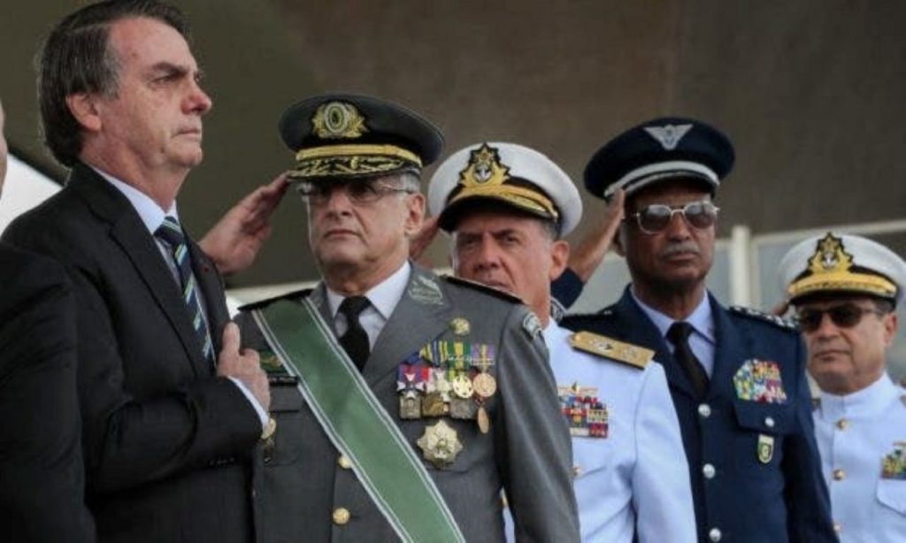 Bolsonaro militares